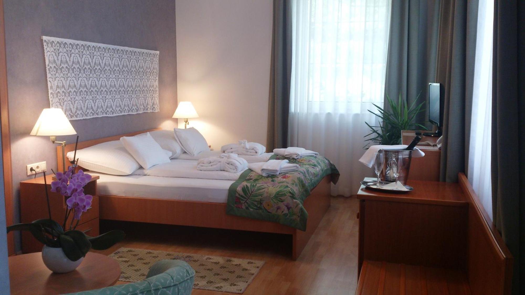 Hotel Batthyány Kúria Zalacsány Habitación foto