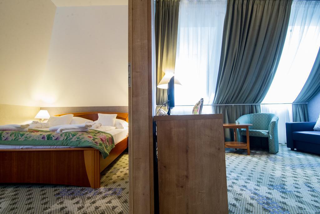 Hotel Batthyány Kúria Zalacsány Habitación foto
